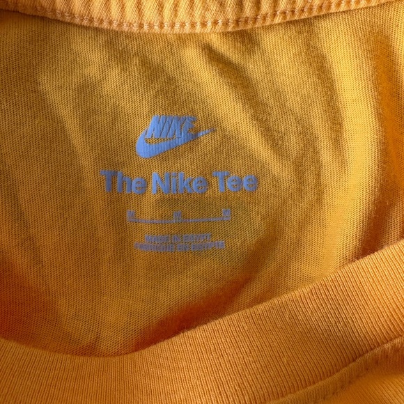Men’s Nike “The Art Of Sport” Shirt - Picture 3 of 5